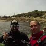 glücklicher sidemount schnuppertaucher