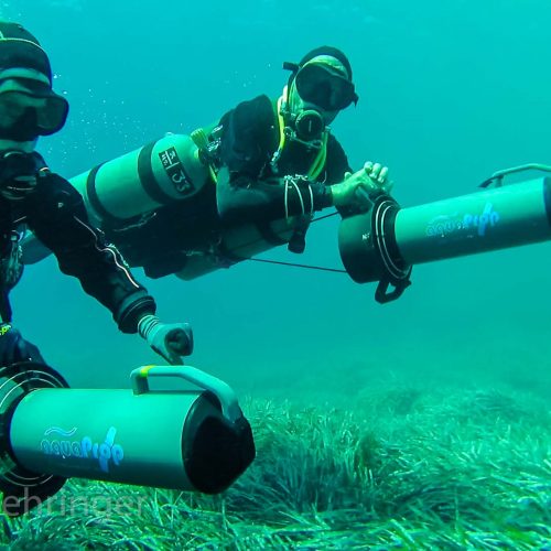 sidemount scooter divers