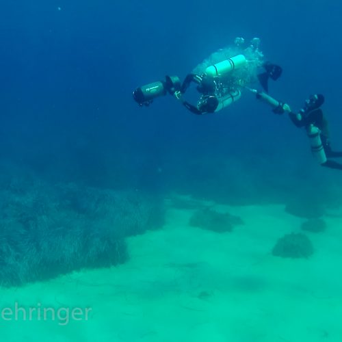looping with a towed scooter diver